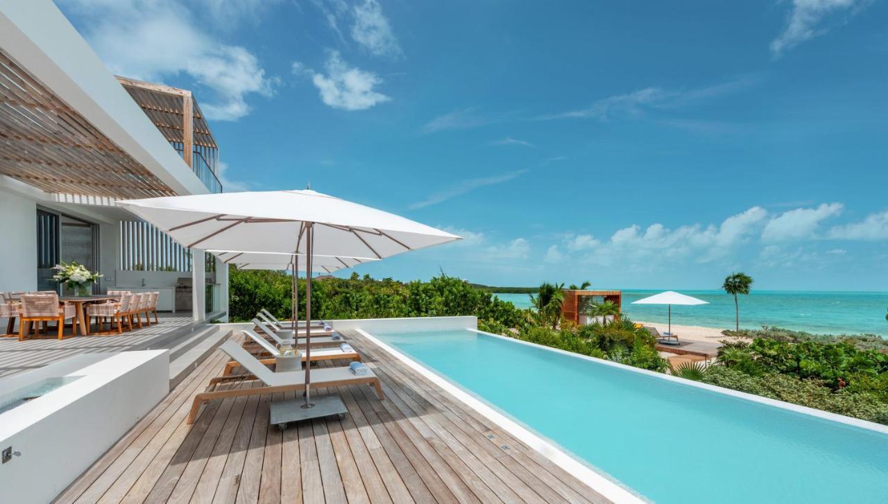 Beach Enclave Hotell Grace Bay Exteriör bild